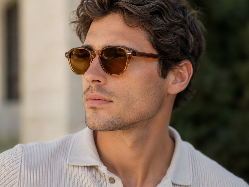Lunettes de Soleil Homme Femme – Monture Ronde Acétate Marron Caramel Translucide – Verres Ambrés UV400 – Design Élégant avec Rivets Décoratifs